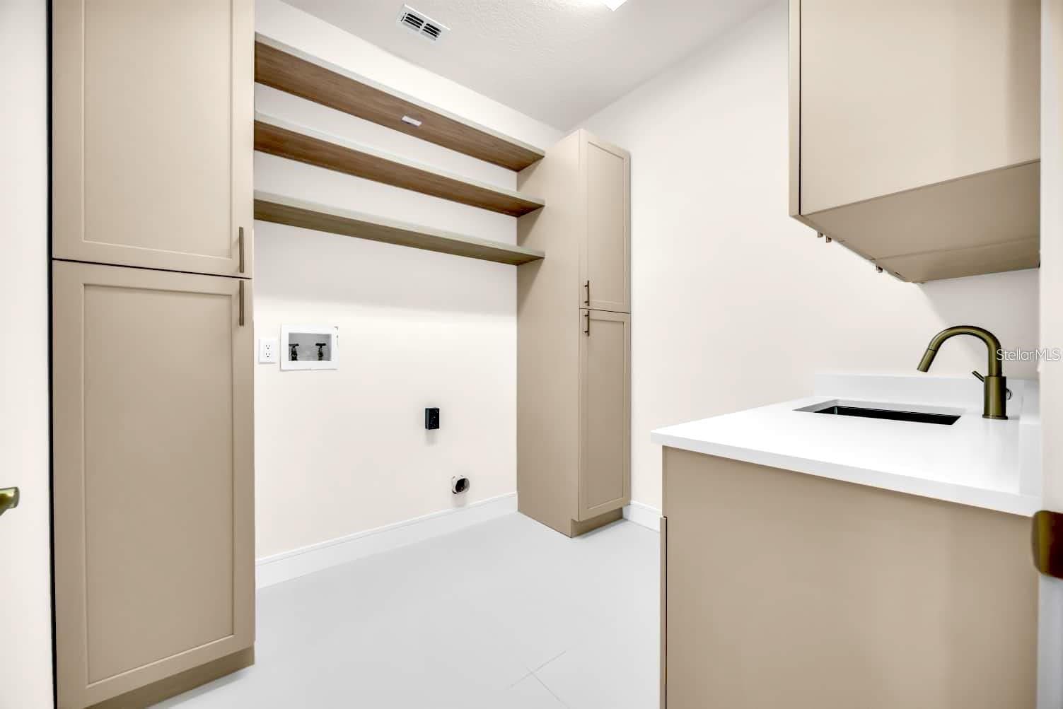 Laundry Room - 9548 CROWN PRINCE LN, WINDERMERE