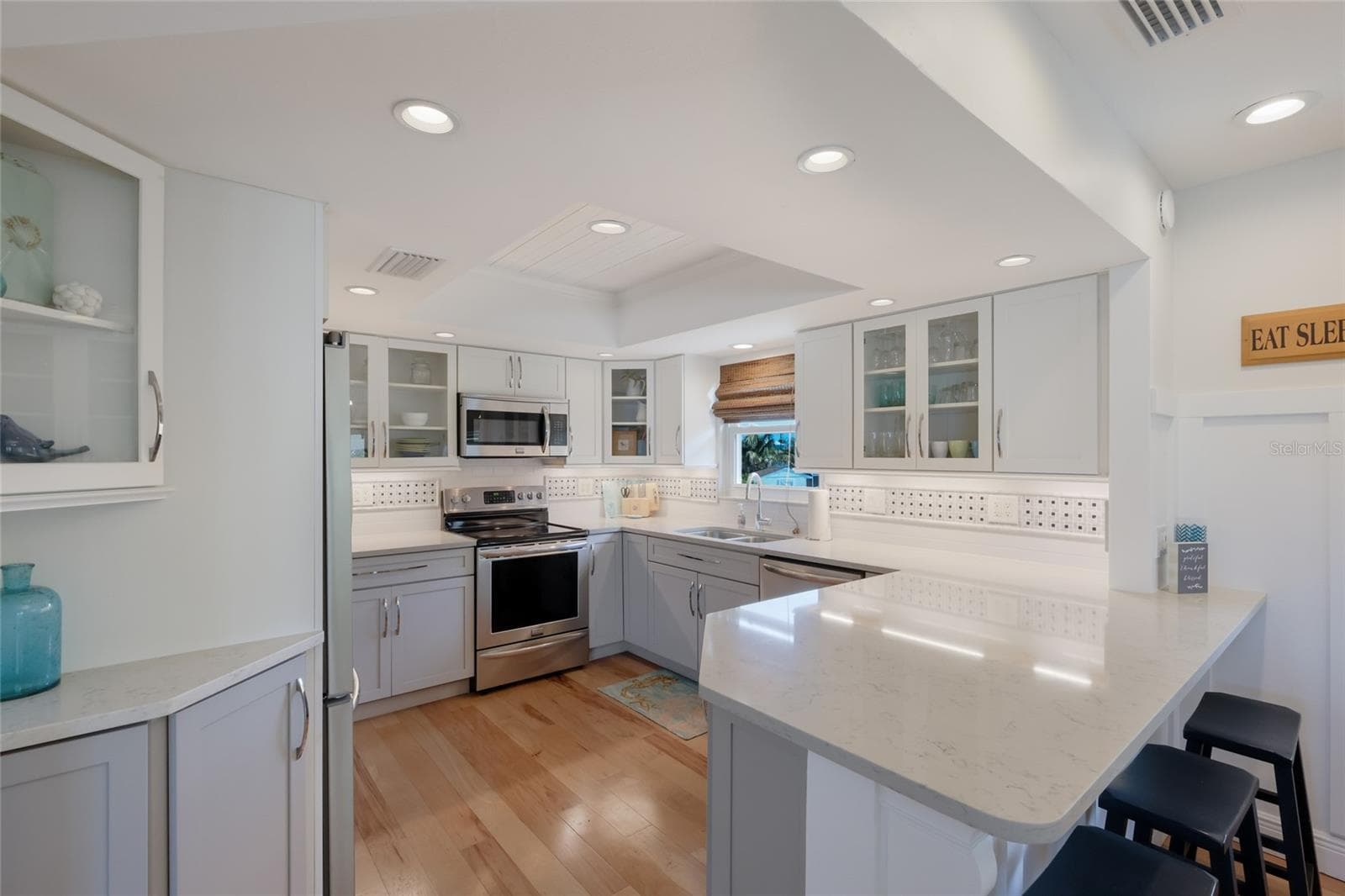 Single Family Residence at 221 85TH ST, HOLMES BEACH, photo 10 of 39