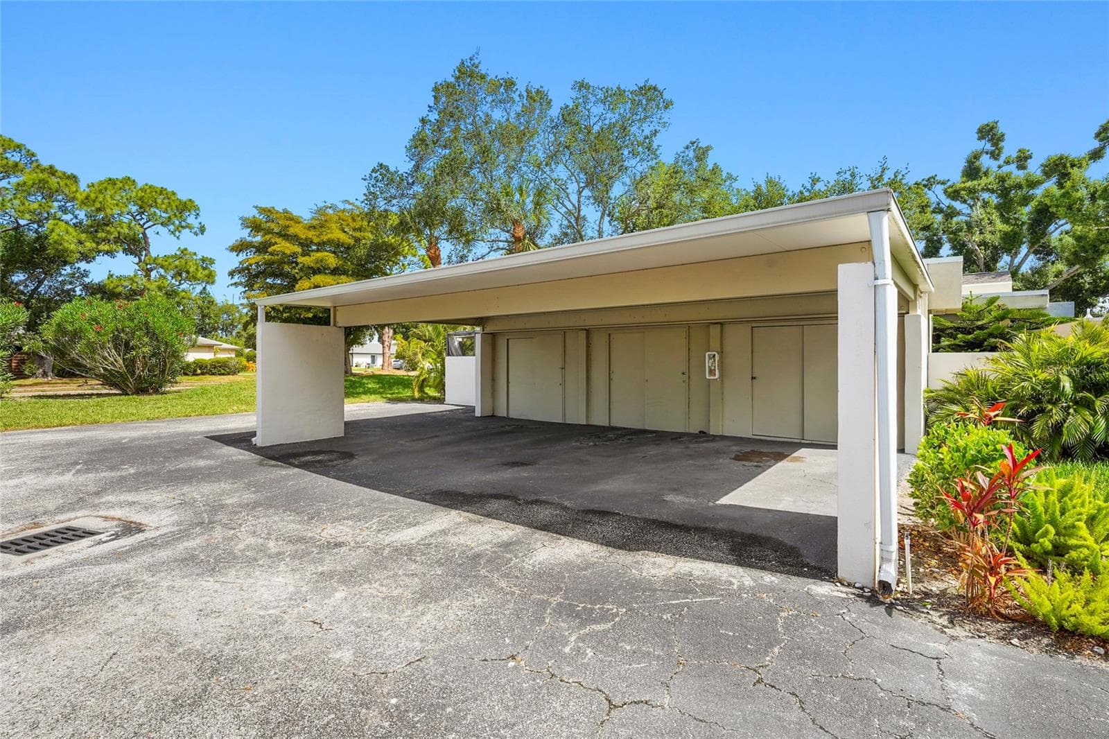 Condominium at 2383 LAKESIDE MEWS #D3, SARASOTA, photo 46 of 67