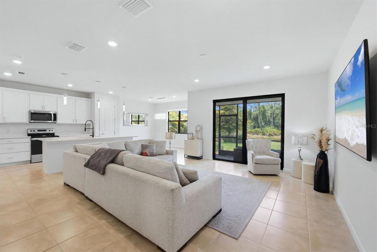 Single Family Residence at 6126 BLUESTAR CT, LAKEWOOD RANCH, photo 5 of 52