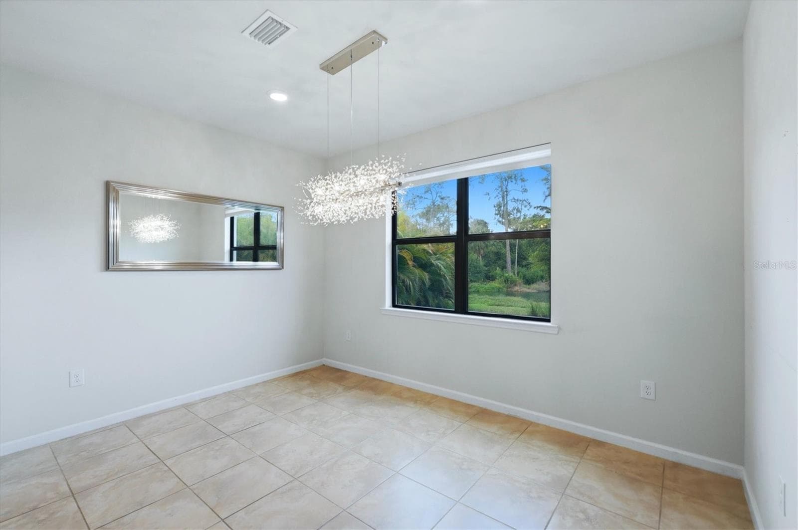 Single Family Residence at 6126 BLUESTAR CT, LAKEWOOD RANCH, photo 12 of 52