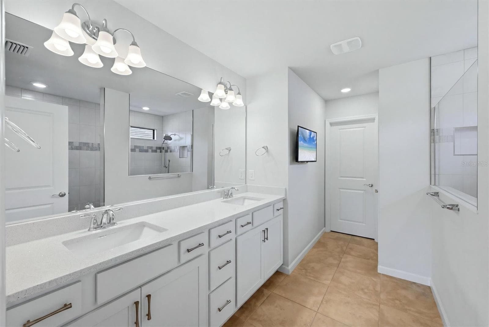 Single Family Residence at 6126 BLUESTAR CT, LAKEWOOD RANCH, photo 15 of 52