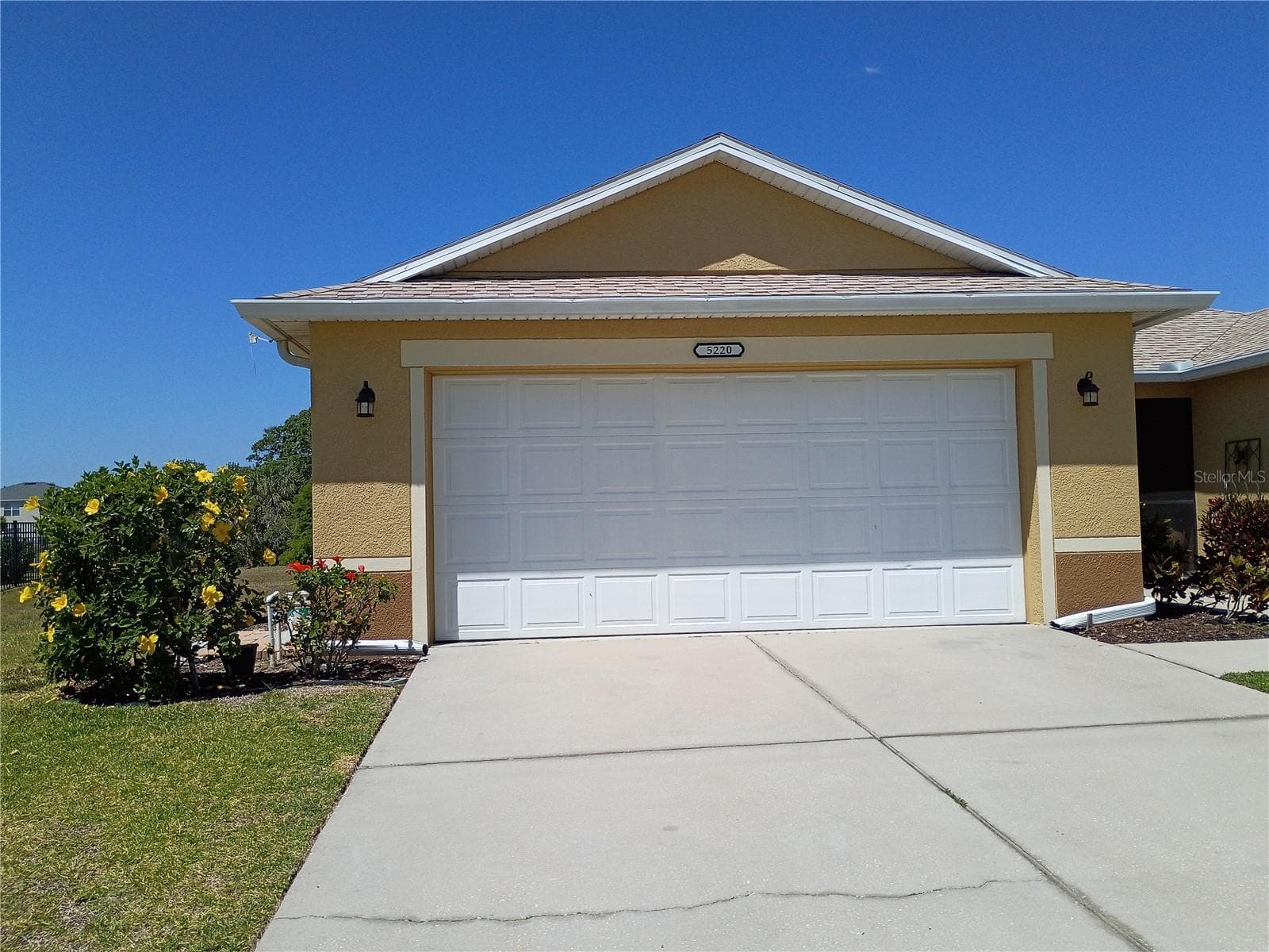 Single Family Residence at 5220 BUTTERFLY SHELL DR, APOLLO BEACH, photo 2 of 22