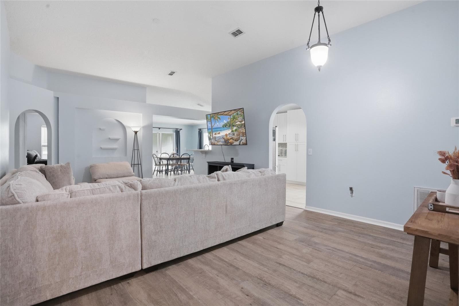 Single Family Residence at 2015 CORNER SCHOOL DR, ORLANDO, photo 6 of 50