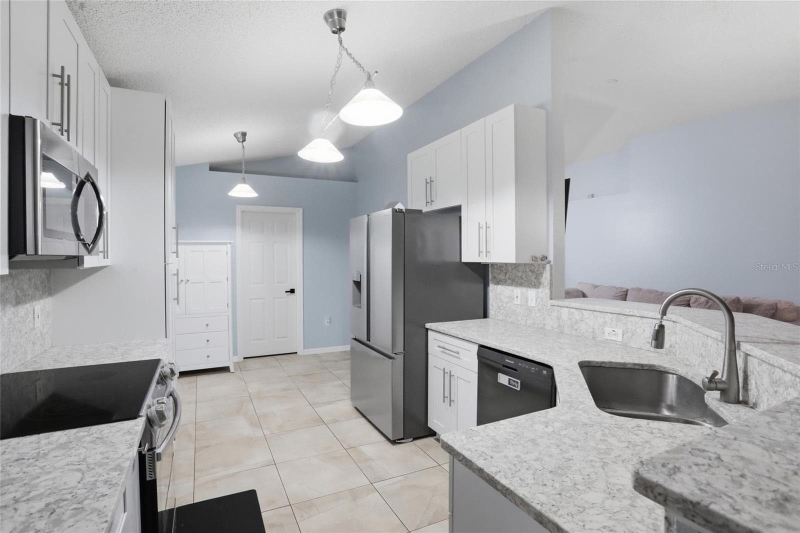 Single Family Residence at 2015 CORNER SCHOOL DR, ORLANDO, photo 14 of 50