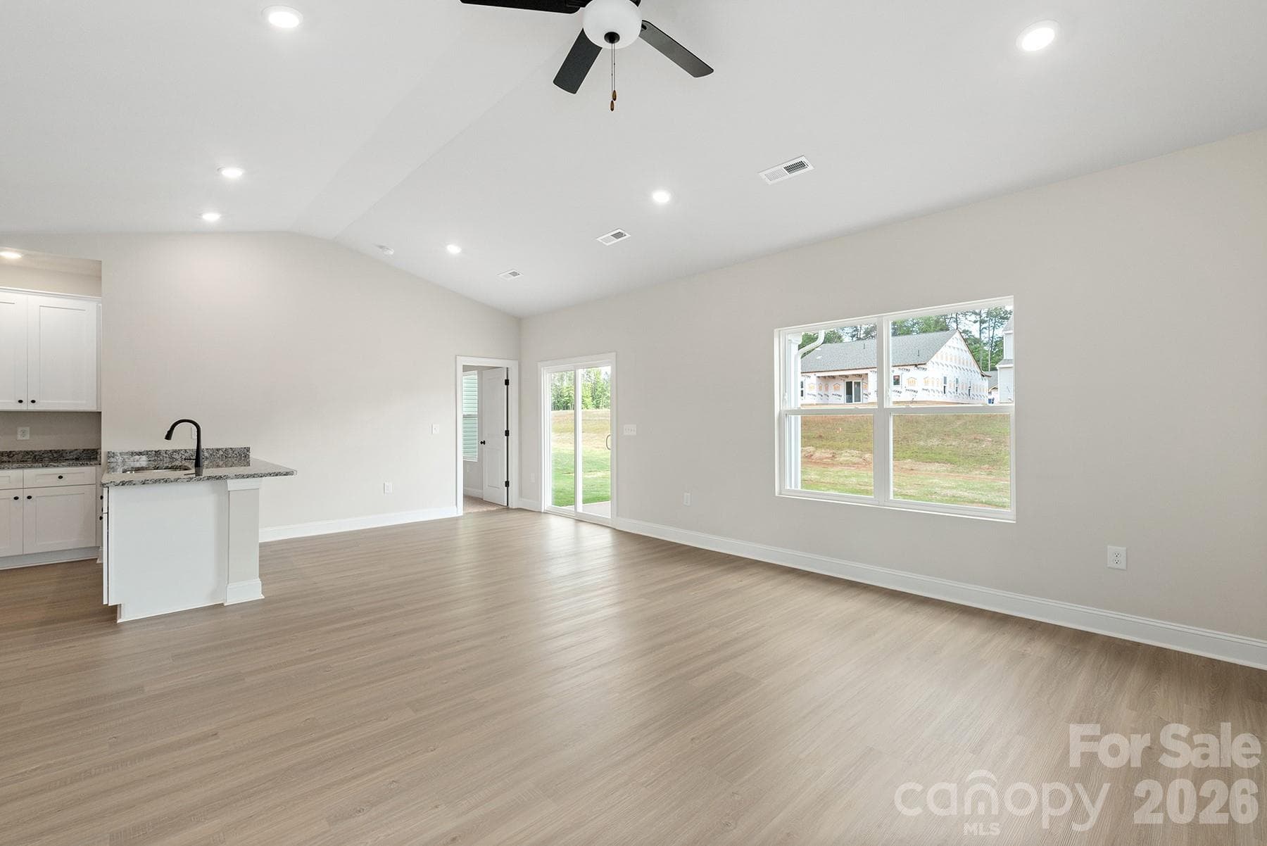 Single Family Residence at 6512 Fairford Drive, Charlotte, photo 5 of 17