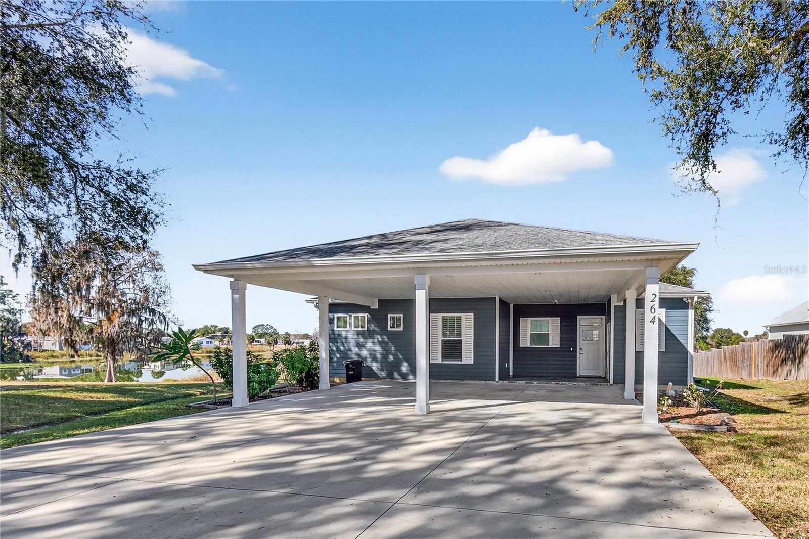 Single Family Residence at 260 S CENTRAL AVE, UMATILLA, photo 2 of 42