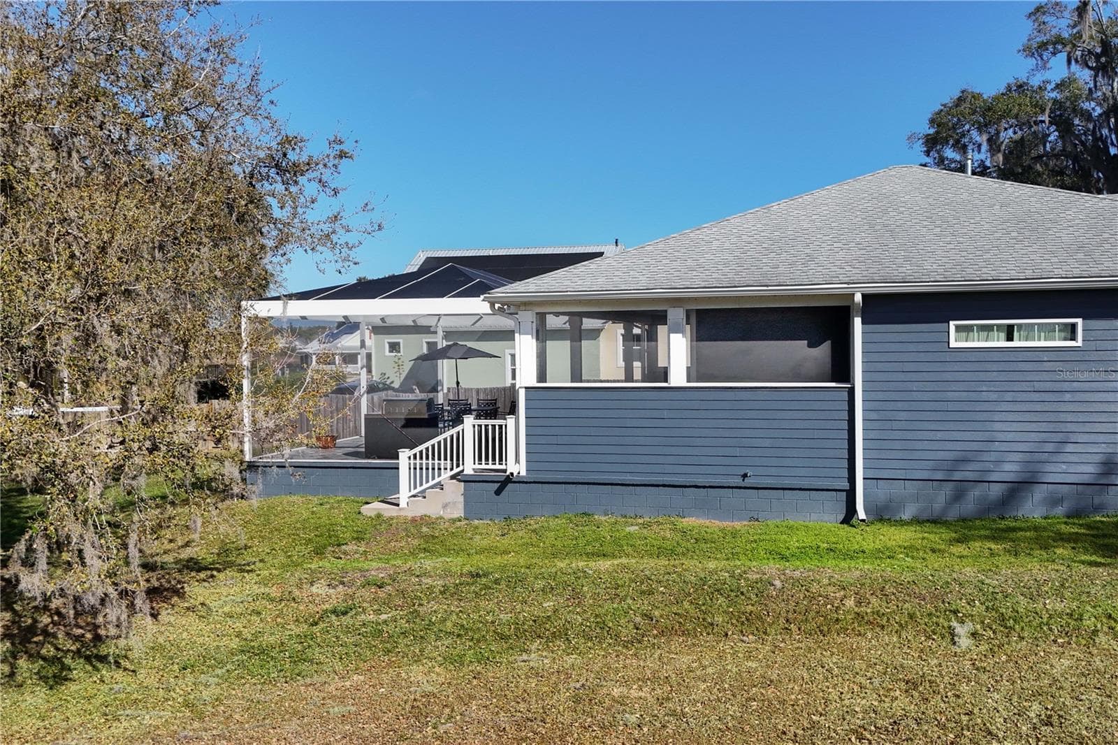 Single Family Residence at 260 S CENTRAL AVE, UMATILLA, photo 40 of 42