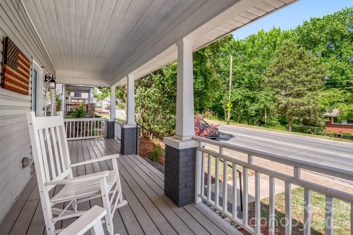 Picturesque covered front porch - Charlotte