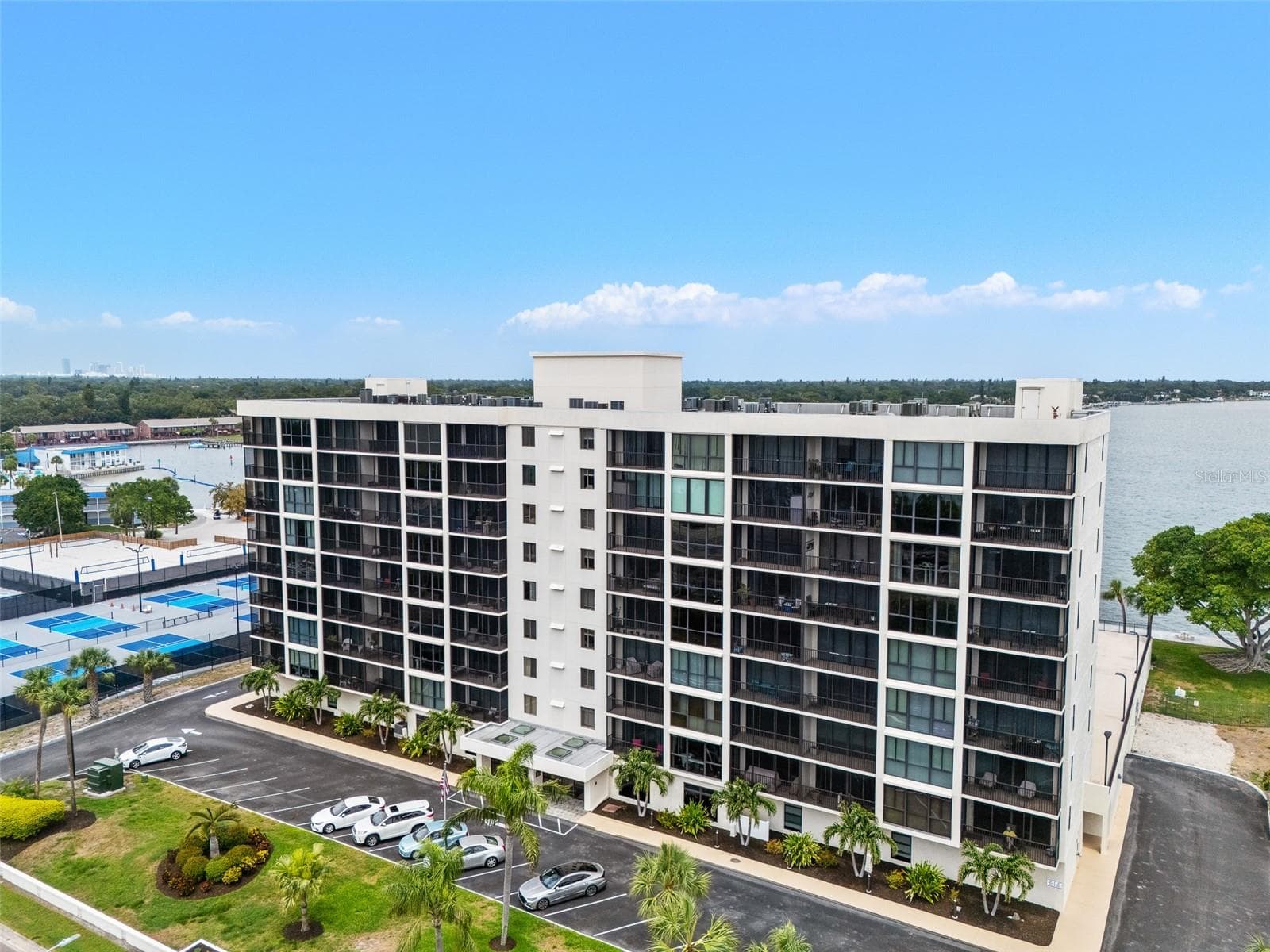 7100 SUNSHINE SKYWAY LN S #701