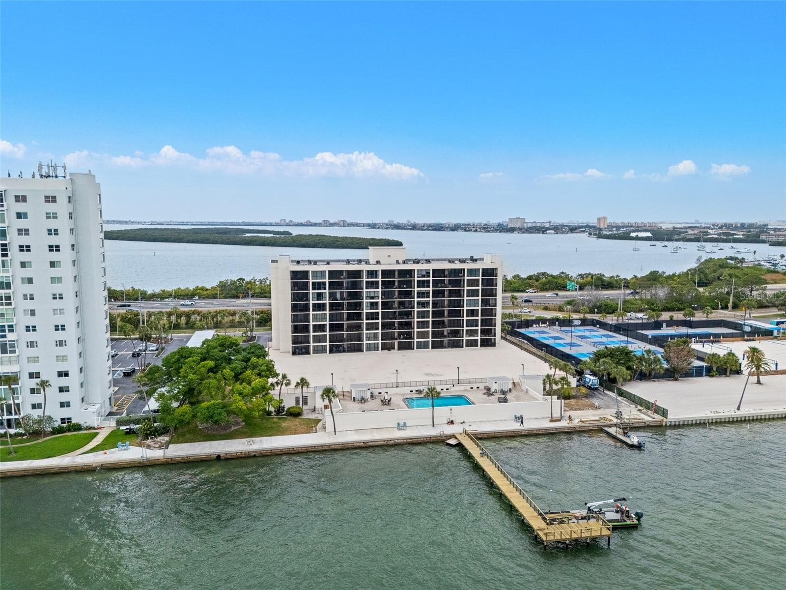 Condominium at 7100 SUNSHINE SKYWAY LN S #701, ST PETERSBURG, photo 2 of 63