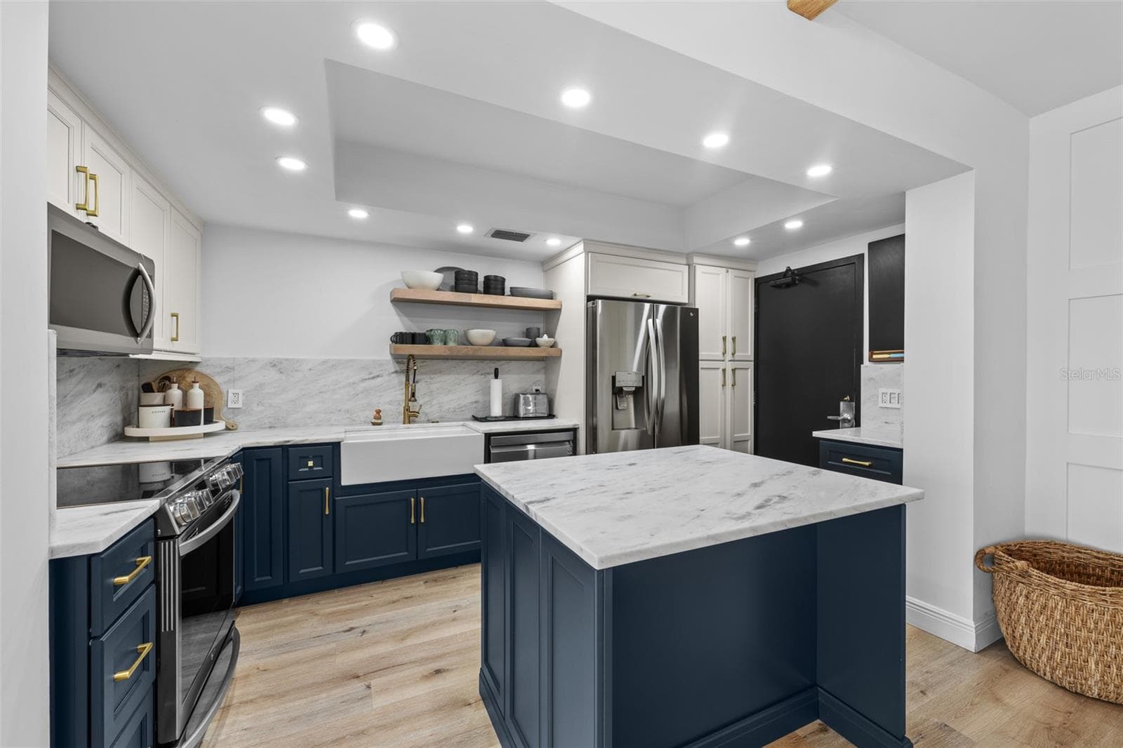 Condominium at 7100 SUNSHINE SKYWAY LN S #701, ST PETERSBURG, photo 14 of 63