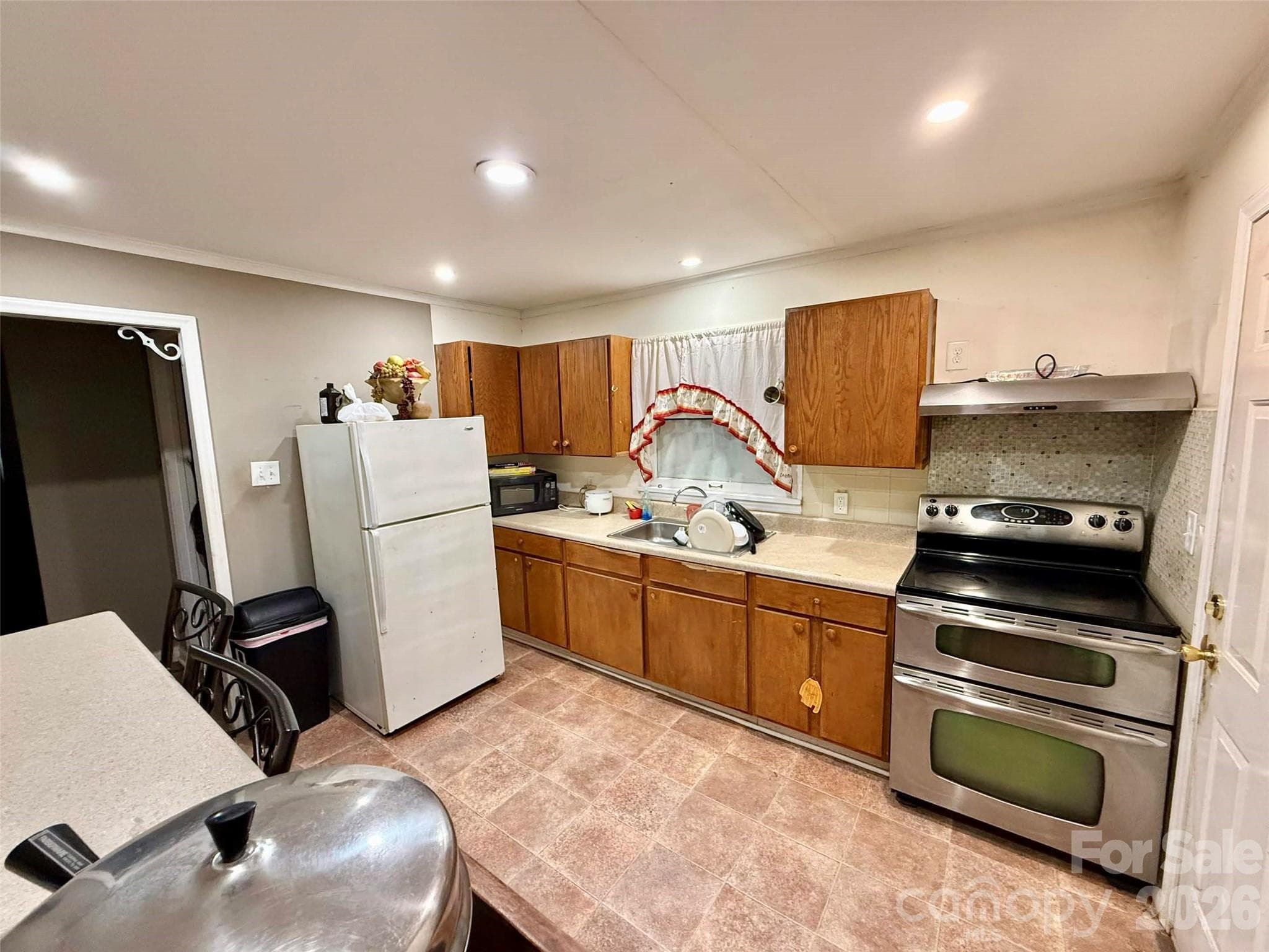Single Family Residence at 2607 Crescent Lane, Gastonia, photo 9 of 19