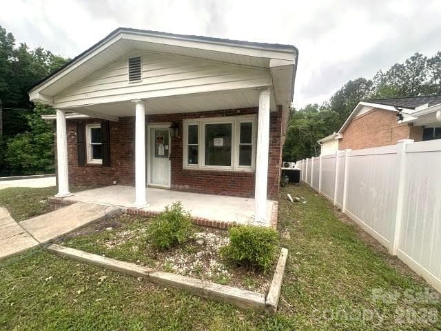 Single Family Residence at Chester, photo 6 of 12