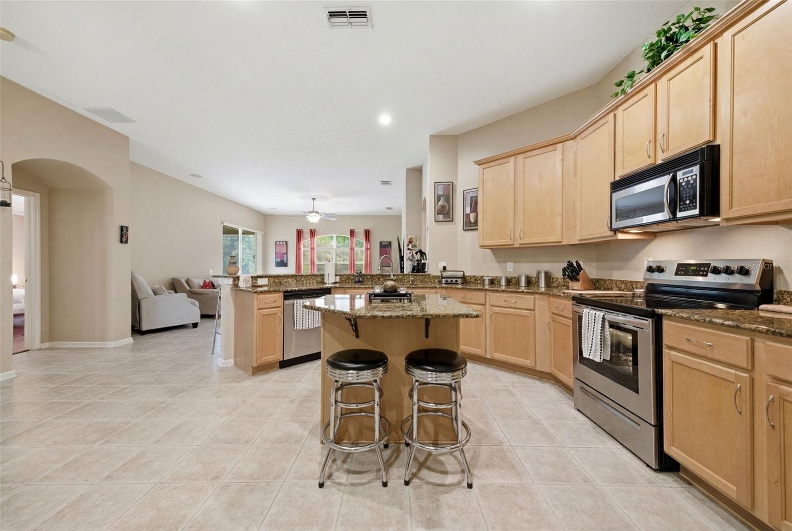 Single Family Residence at 25946 RISEN STAR DR, WESLEY CHAPEL, photo 13 of 55