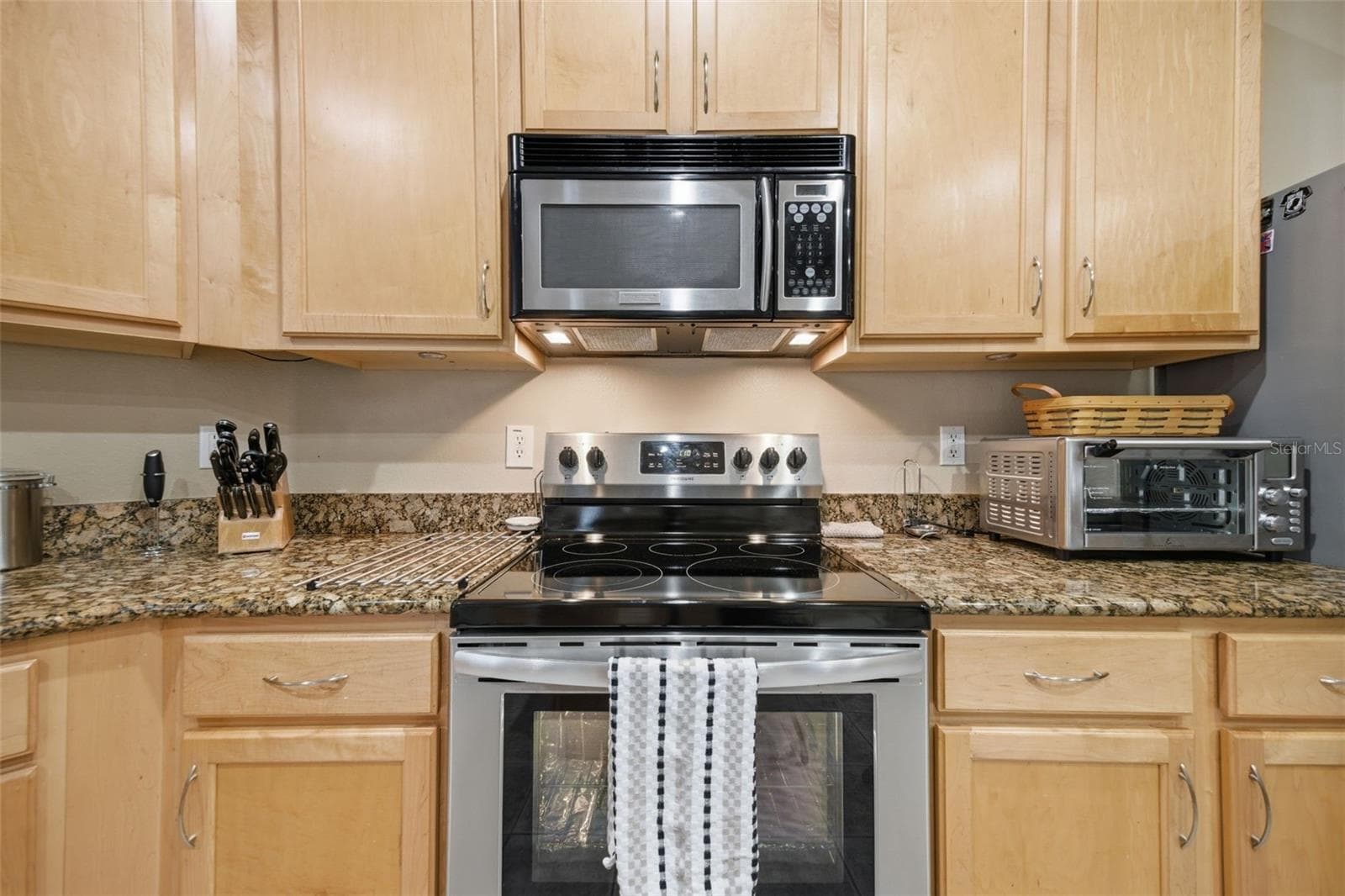 Single Family Residence at 25946 RISEN STAR DR, WESLEY CHAPEL, photo 14 of 55