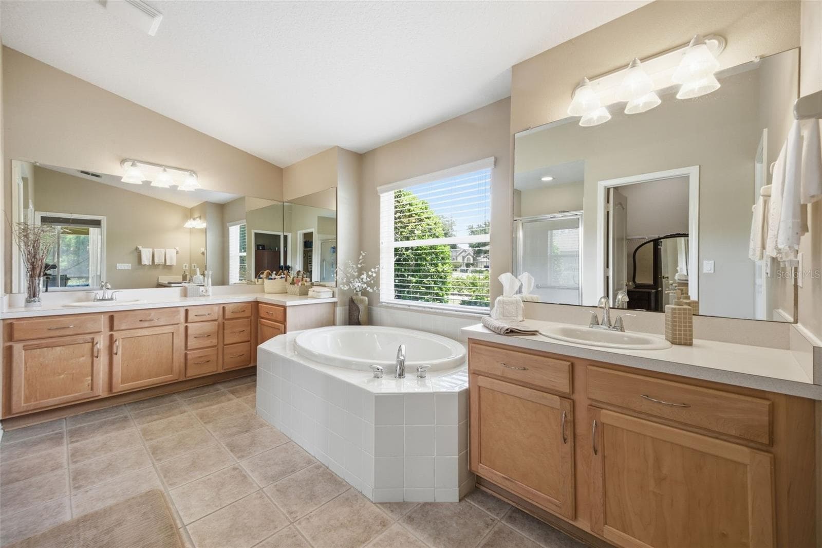 Single Family Residence at 25946 RISEN STAR DR, WESLEY CHAPEL, photo 23 of 55