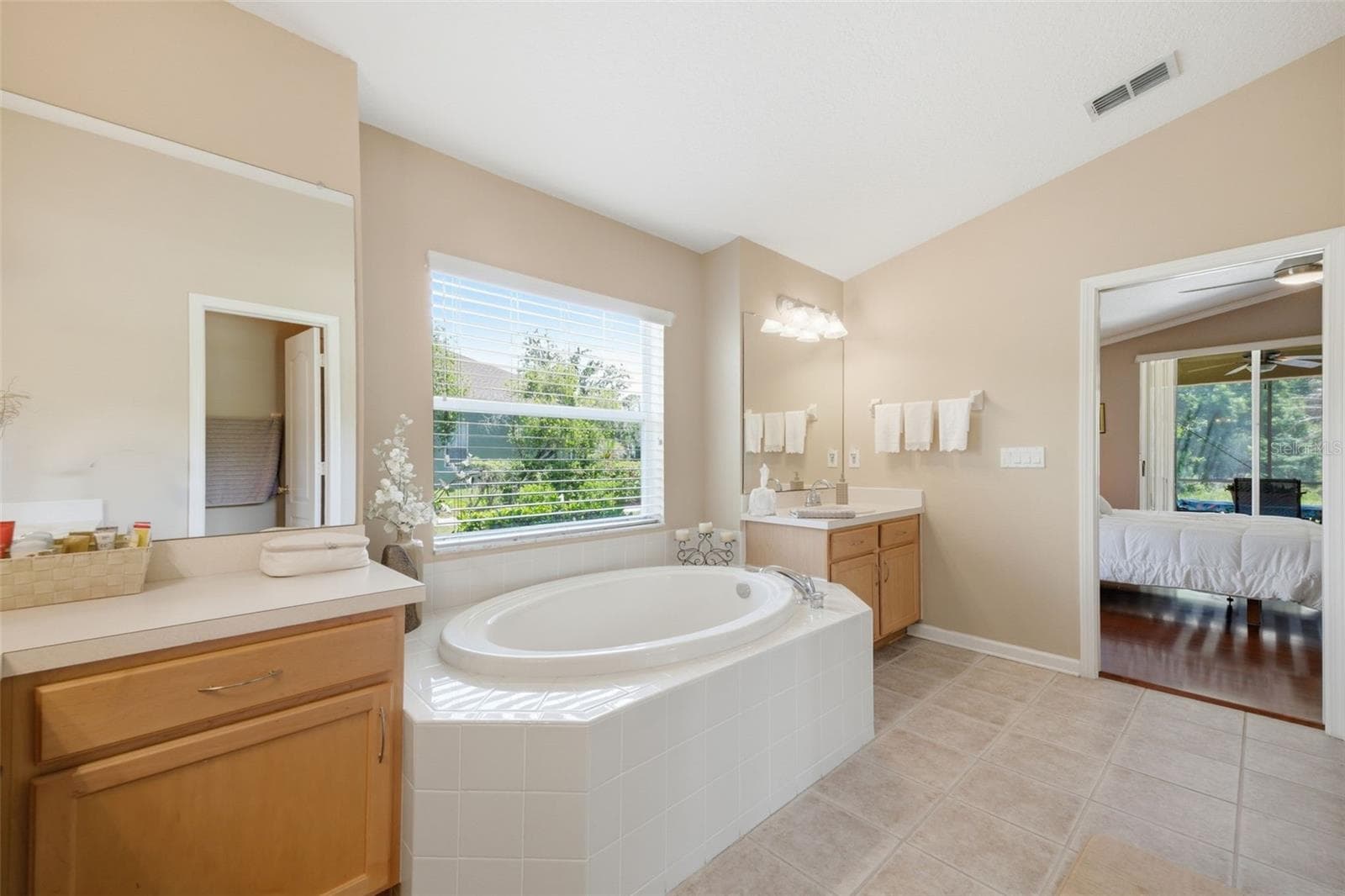 Single Family Residence at 25946 RISEN STAR DR, WESLEY CHAPEL, photo 24 of 55