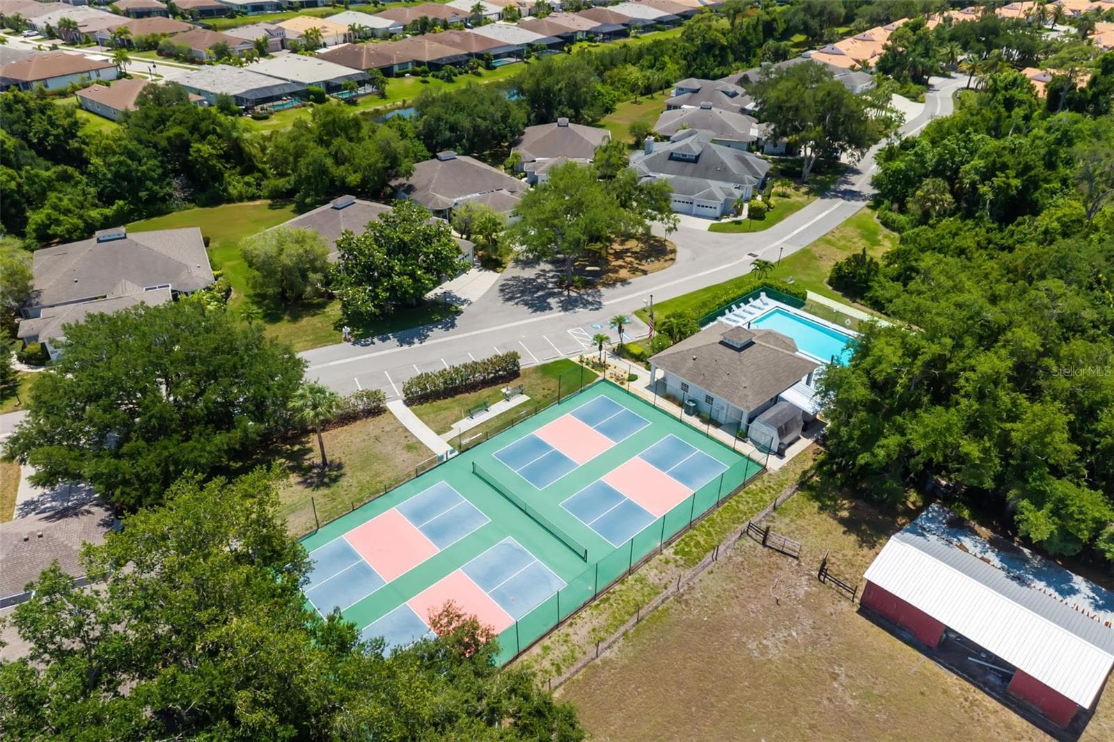 Pickle ball and tennis courts - 6581 APPROACH RD #63, SARASOTA
