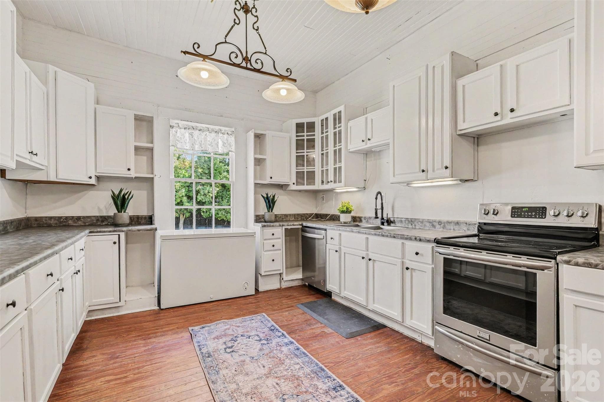 Single Family Residence at 107 Hinton Street, Chester, photo 12 of 39
