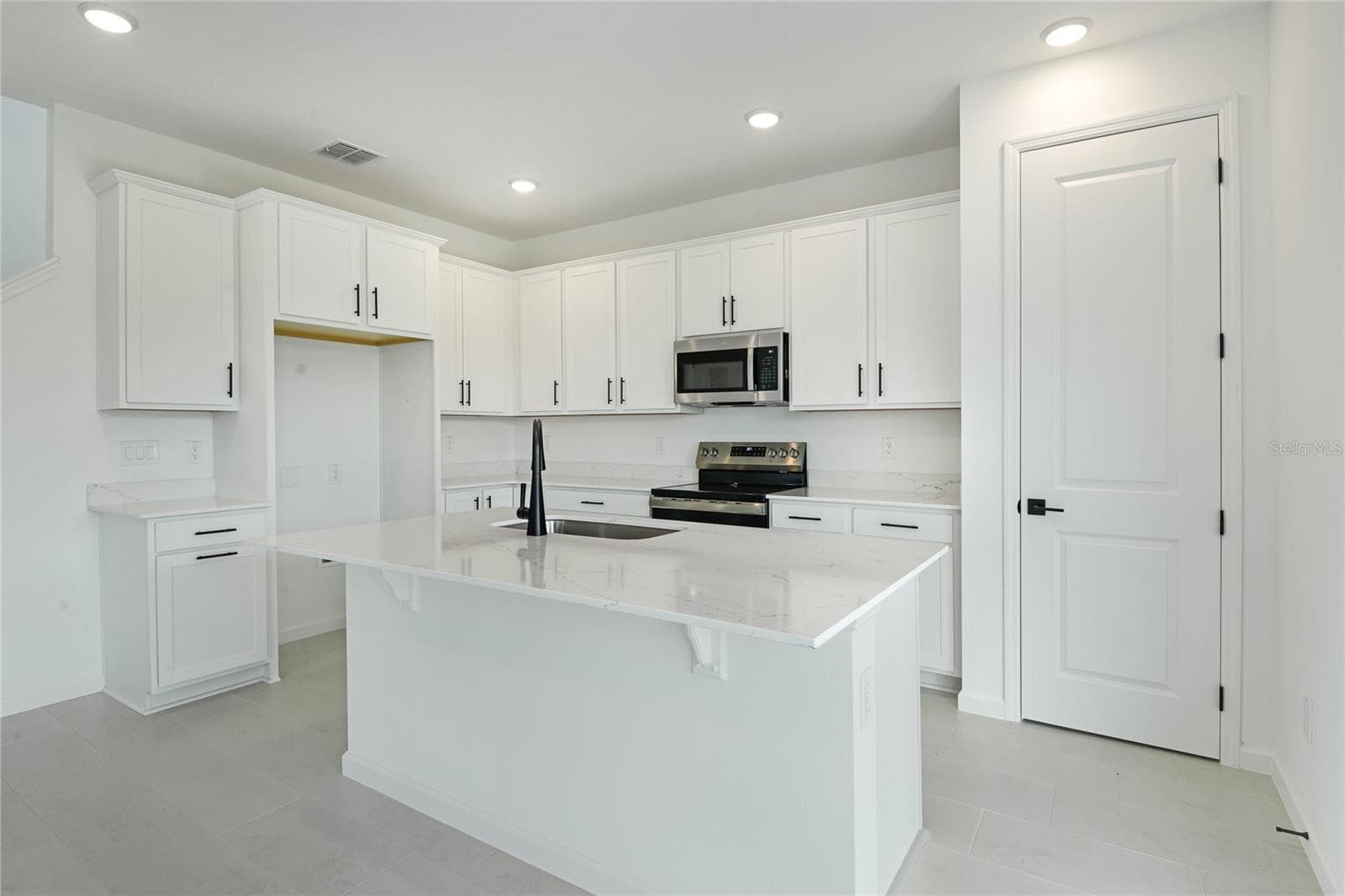 Single Family Residence at 3481 MACCHI AVE, TAVARES, photo 6 of 21