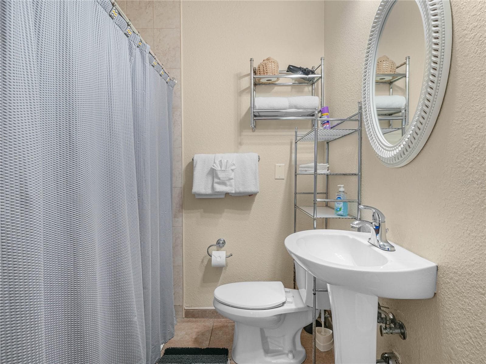 Bathroom Cottage - 221 CITRUS GROVE BLVD S, POLK CITY