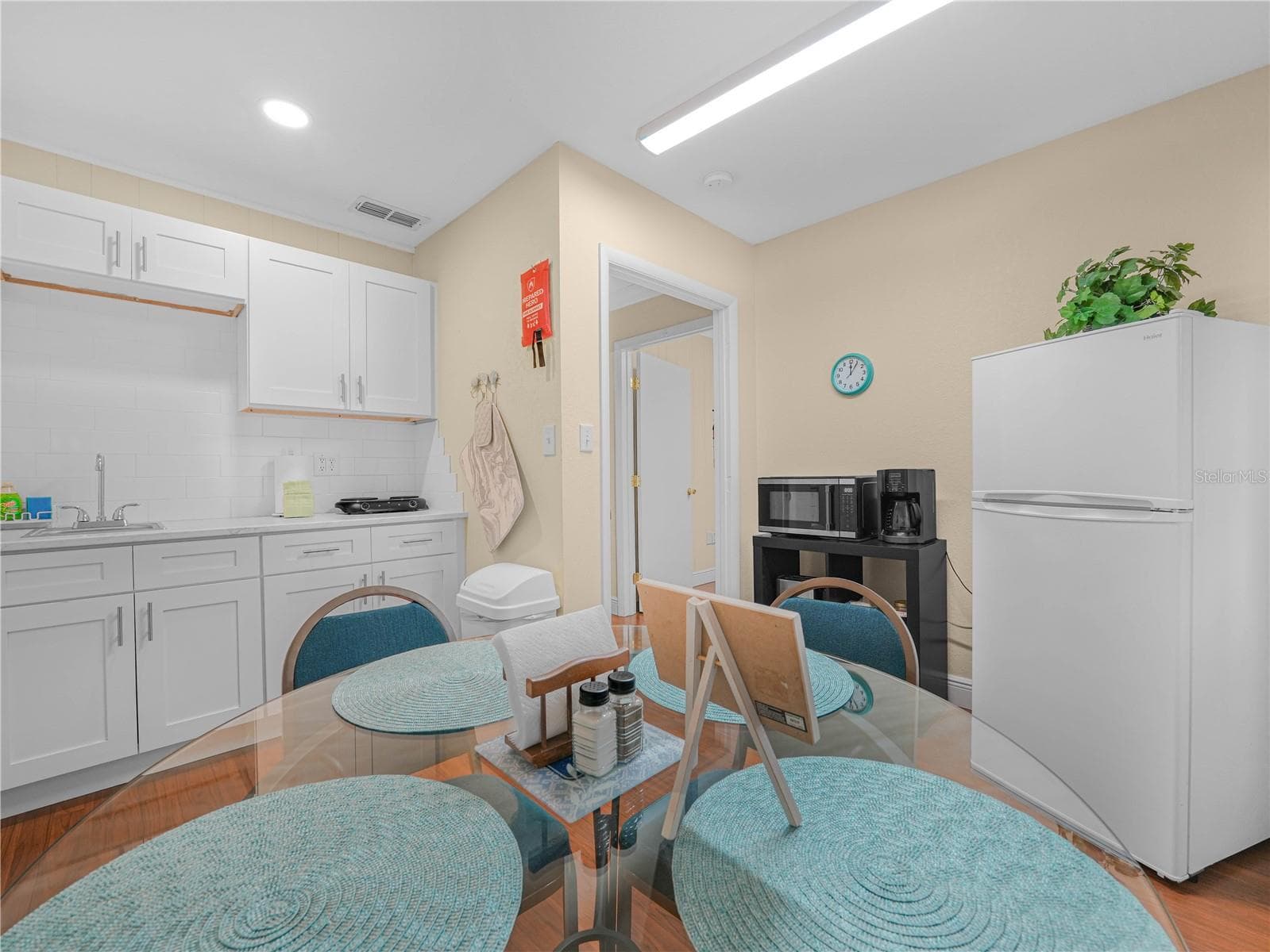 Kitchenette Cove - 221 CITRUS GROVE BLVD S, POLK CITY
