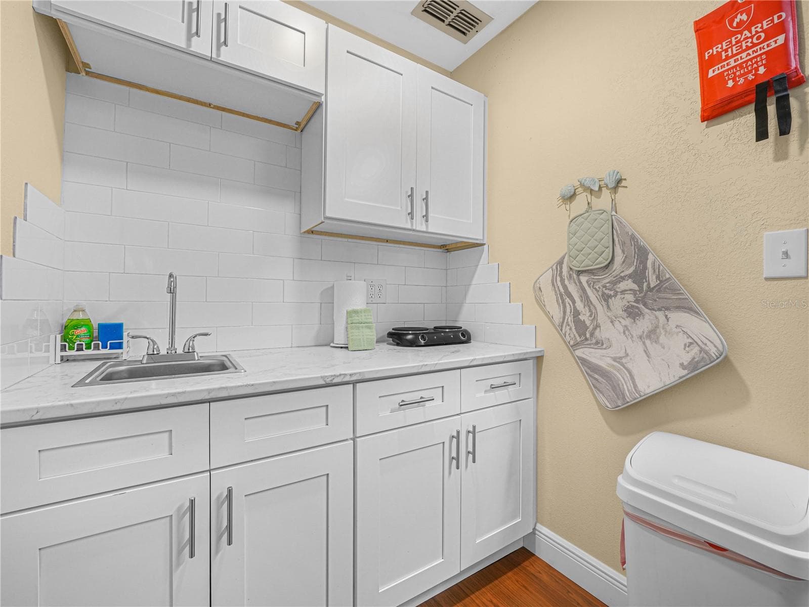 Kitchenette Cove - 221 CITRUS GROVE BLVD S, POLK CITY