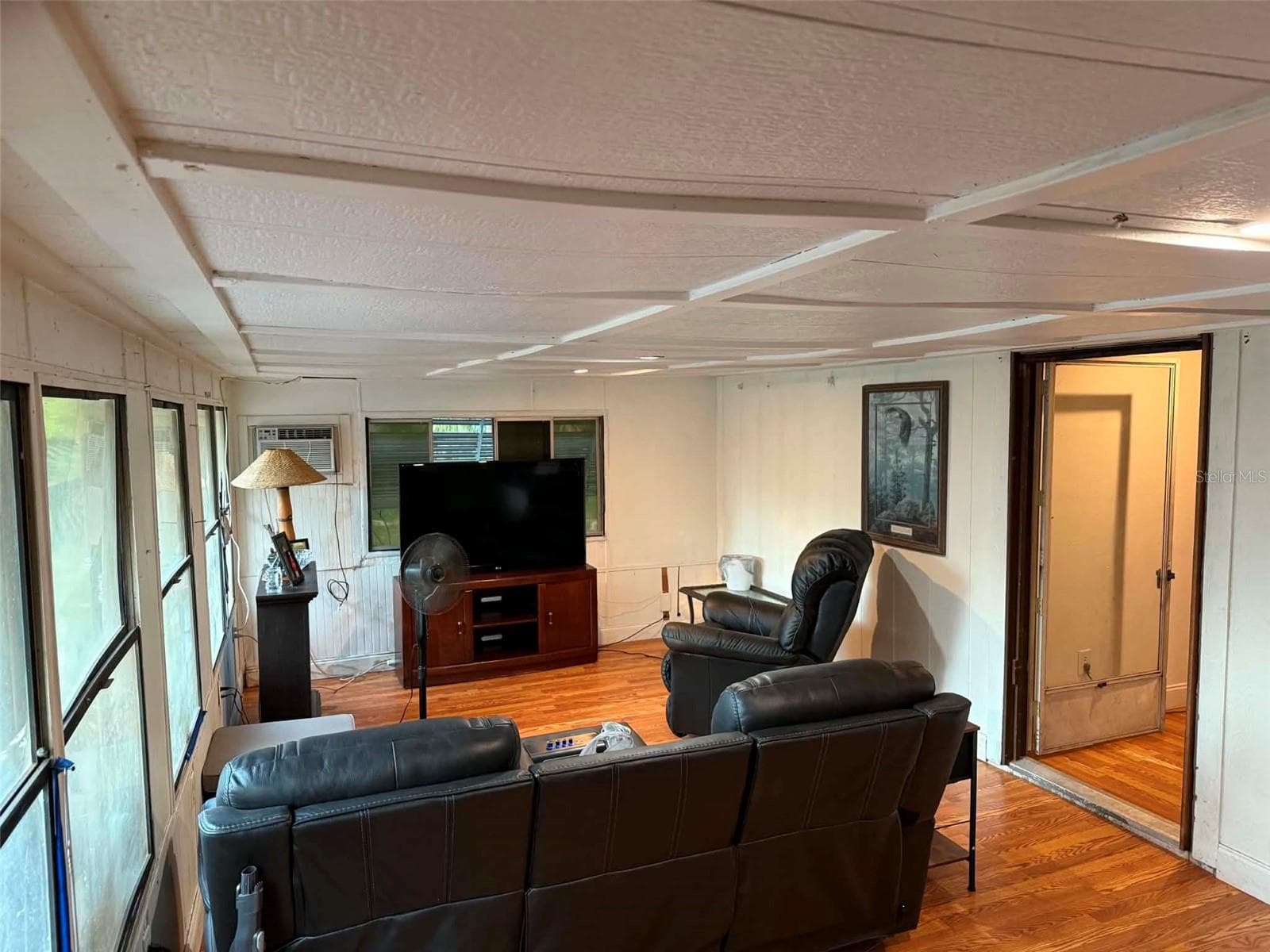 Manufactured Home at 186 GLADYS AVE, INGLIS, photo 7 of 25