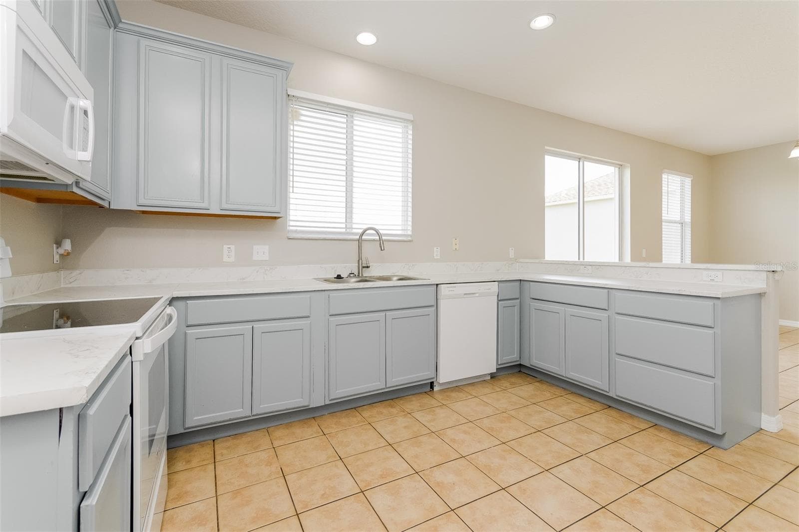 Single Family Residence at 513 BERRY JAMES CT, KISSIMMEE, photo 7 of 15