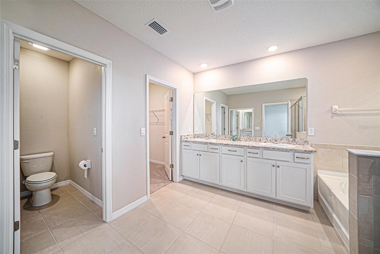 Single Family Residence at 5430 THISTLE FIELD CT, WESLEY CHAPEL, photo 23 of 48