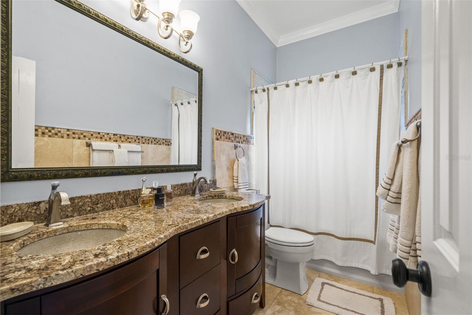 ensuite bath with dual sinks - 3233 W PARKLAND BLVD, TAMPA