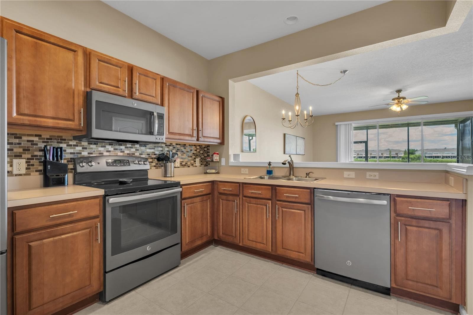 kittchen - 4939 POND RIDGE DR, RIVERVIEW