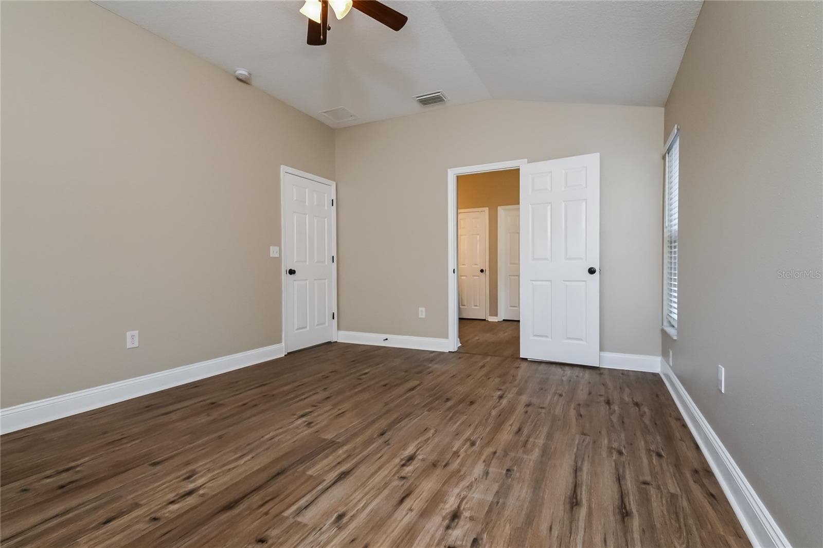 Single Family Residence at 2221 MOUNTAIN MEADOW WAY, VALRICO, photo 4 of 20