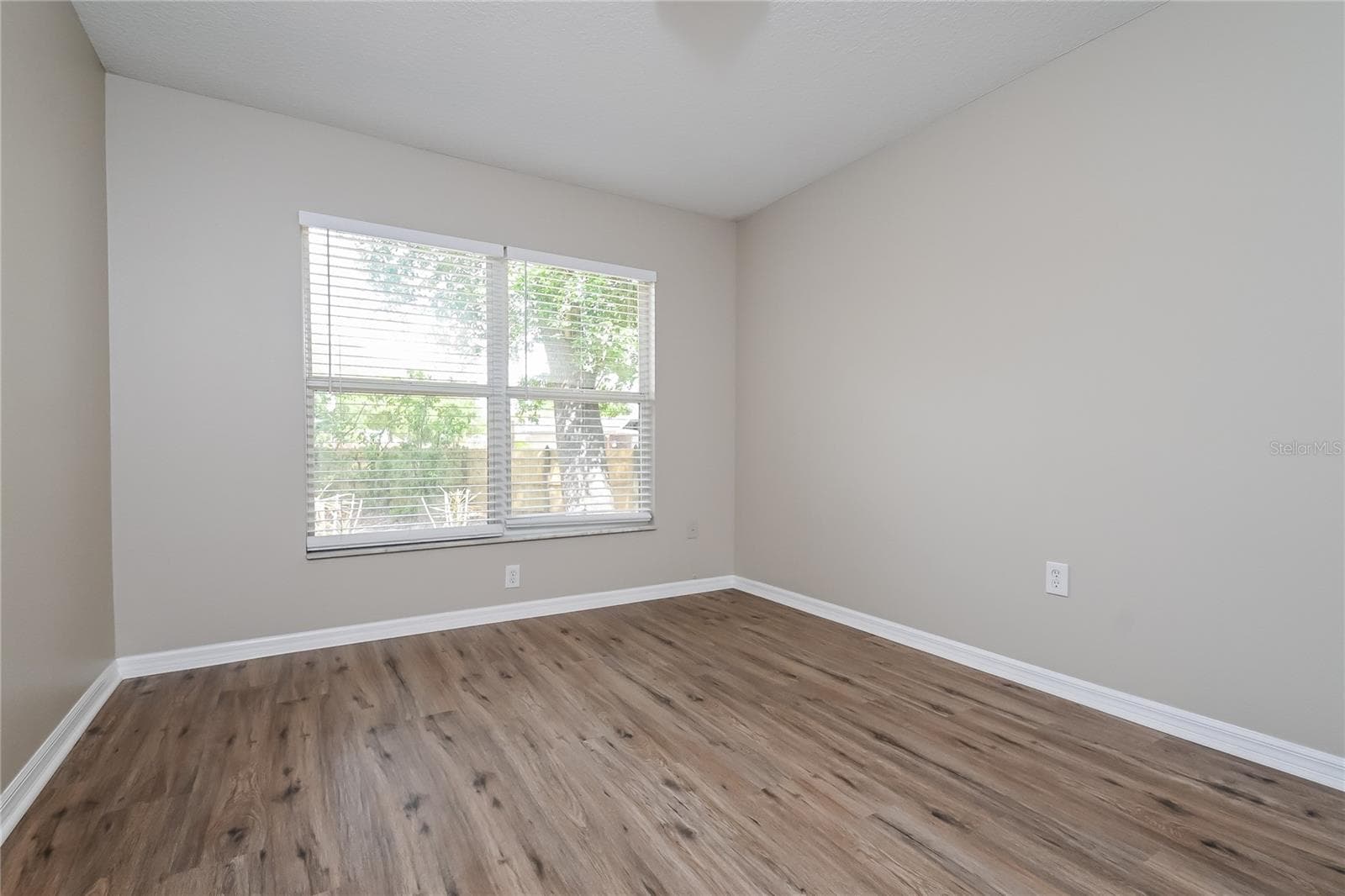 Single Family Residence at 2221 MOUNTAIN MEADOW WAY, VALRICO, photo 6 of 20