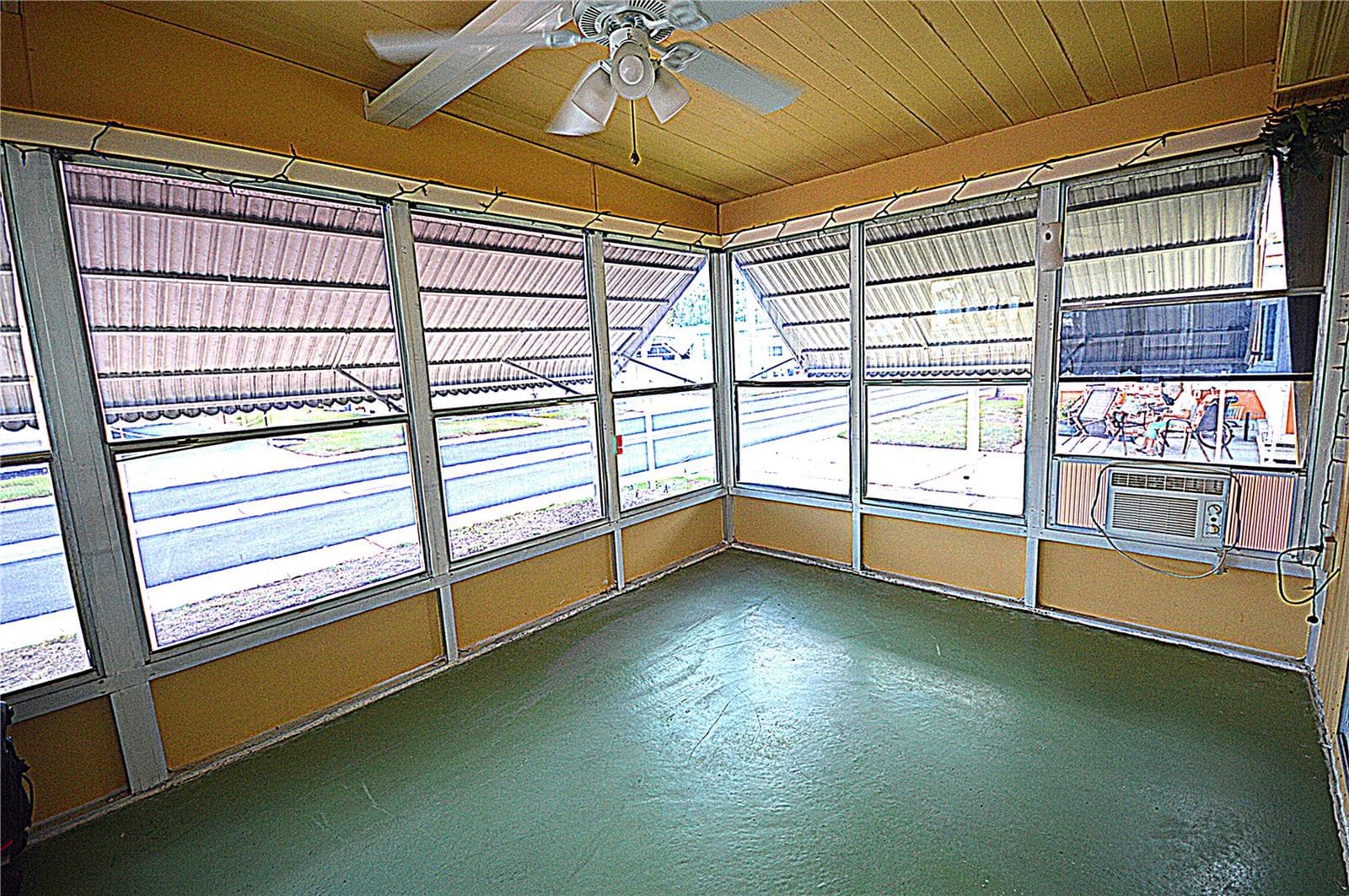 Mobile Home at 115 RACHEL DR, TARPON SPRINGS, photo 16 of 25