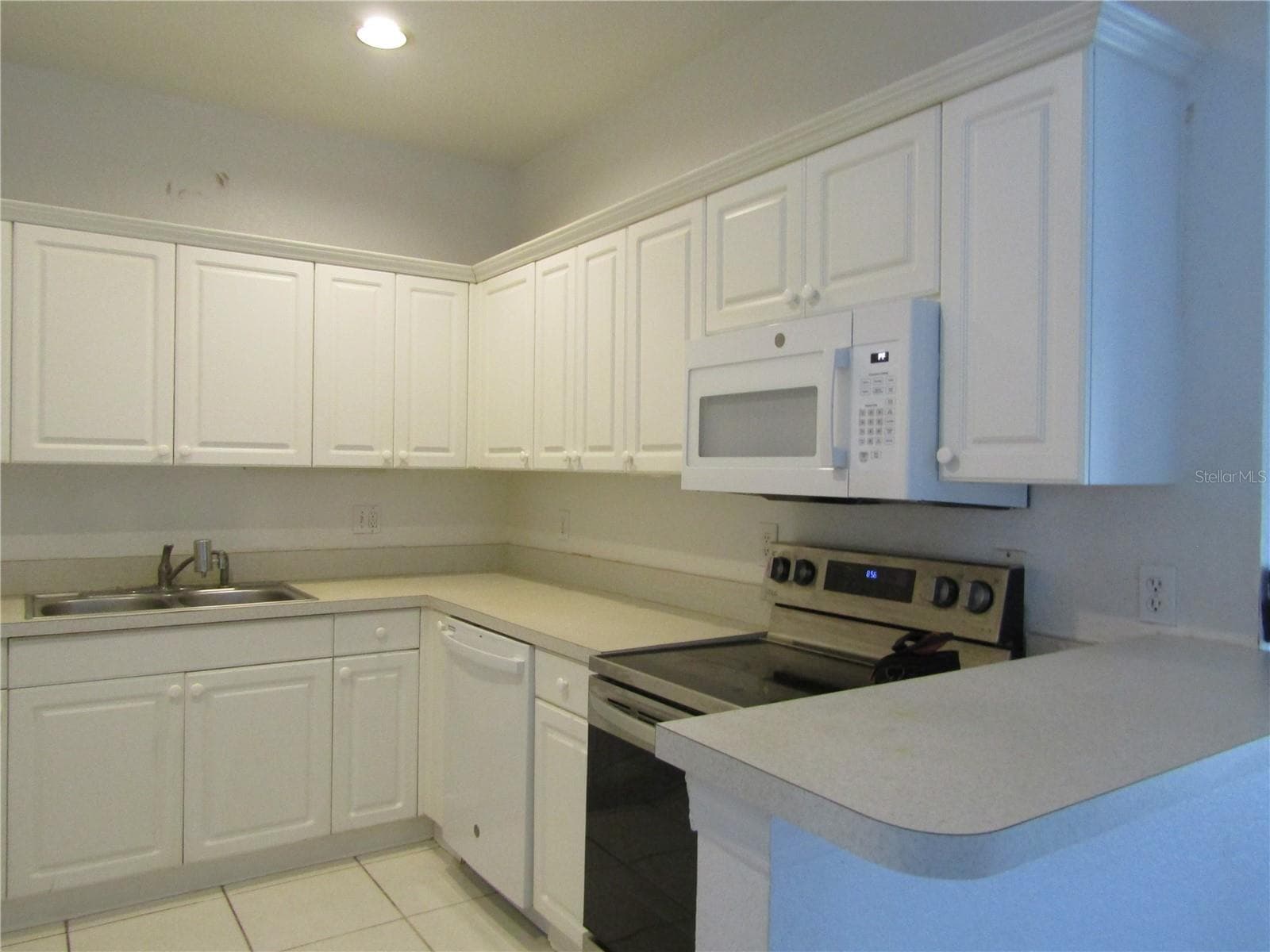 Condominium at 3966 MEDITERRANEA CIR #421, SARASOTA, photo 9 of 25