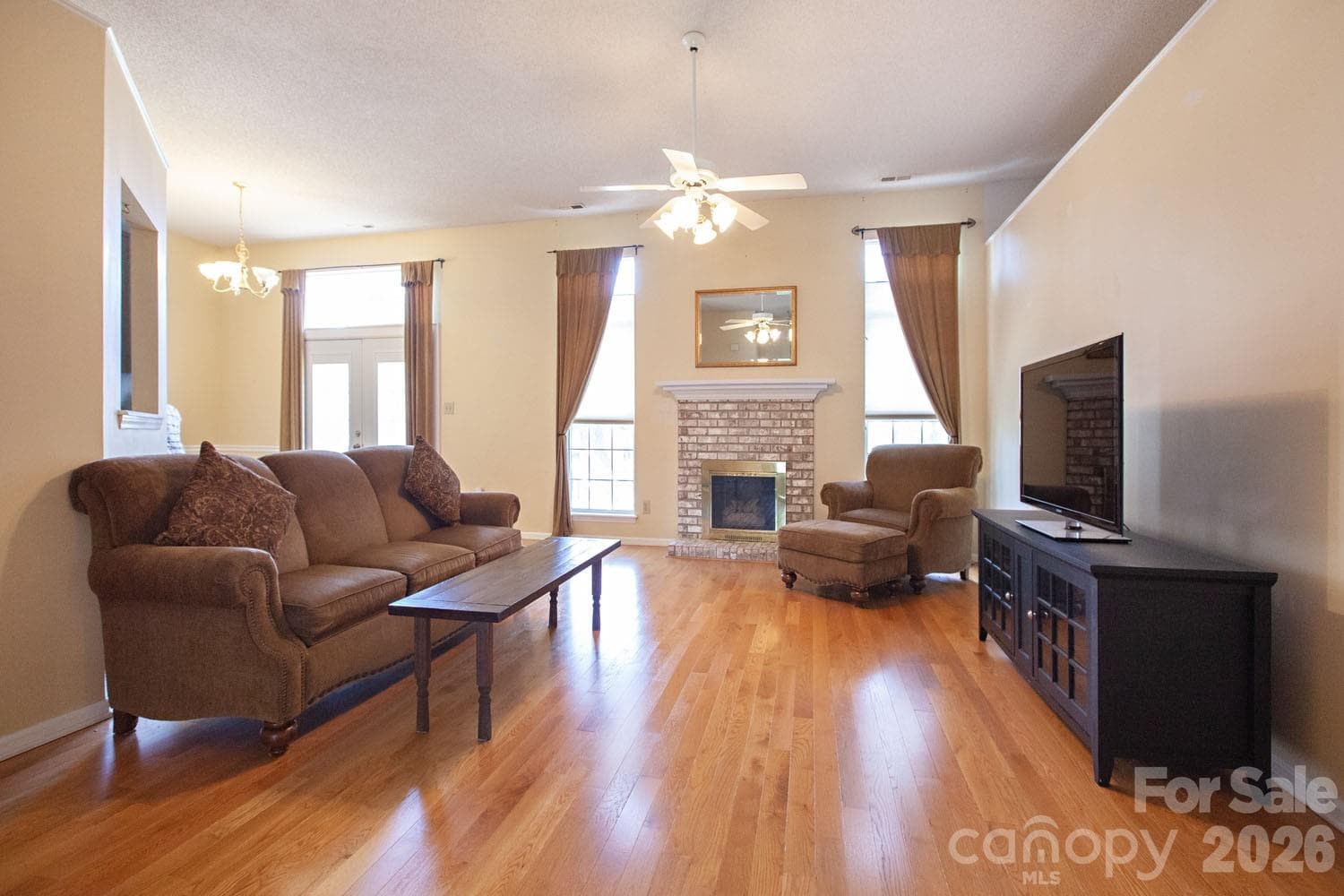 Single Family Residence at 14621 Smith Road, Charlotte, photo 2 of 24
