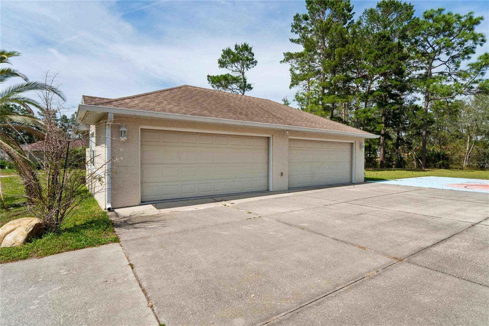 7 Car Garage in total - 10120 SHORTLEAF CT, WEEKI WACHEE