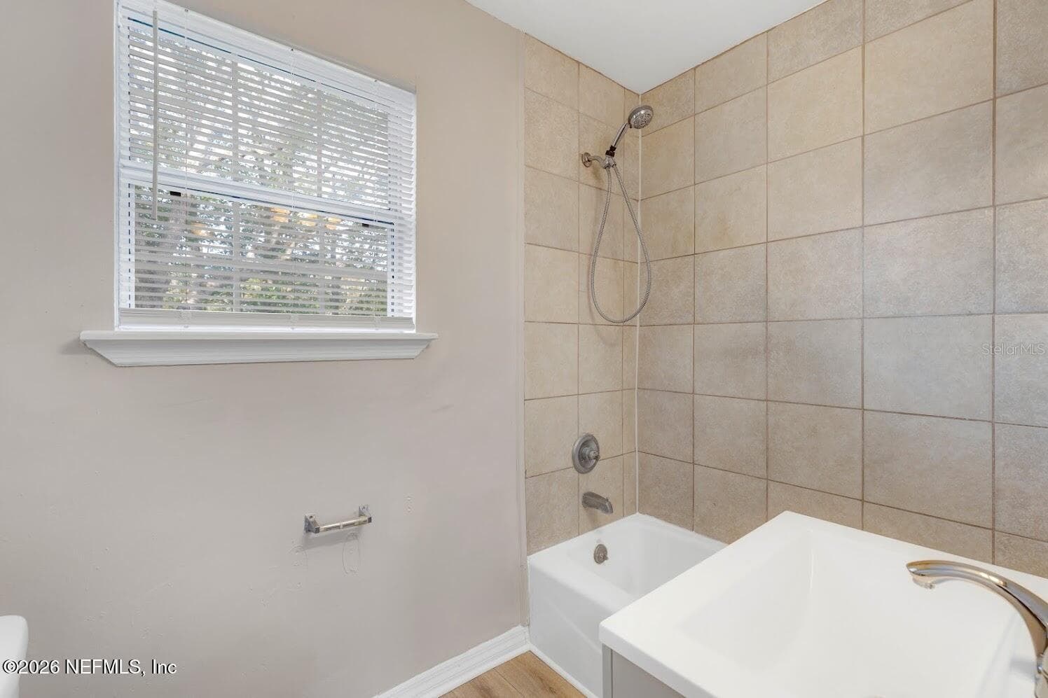 Bath - 2971 W 16TH ST, JACKSONVILLE