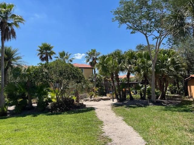 Walkway to grilling area - 5447 VINELAND RD #1210, ORLANDO