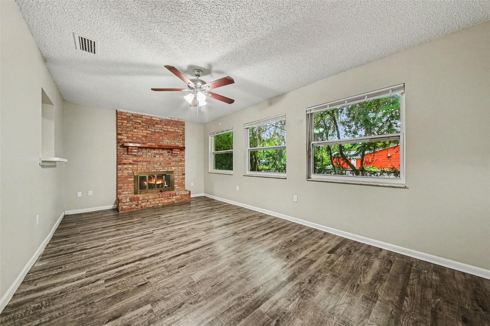 Single Family Residence at 2318 JOBBINS DR, LEESBURG, photo 3 of 20