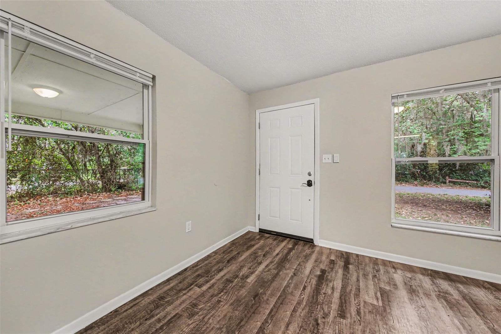 Single Family Residence at 2318 JOBBINS DR, LEESBURG, photo 9 of 20