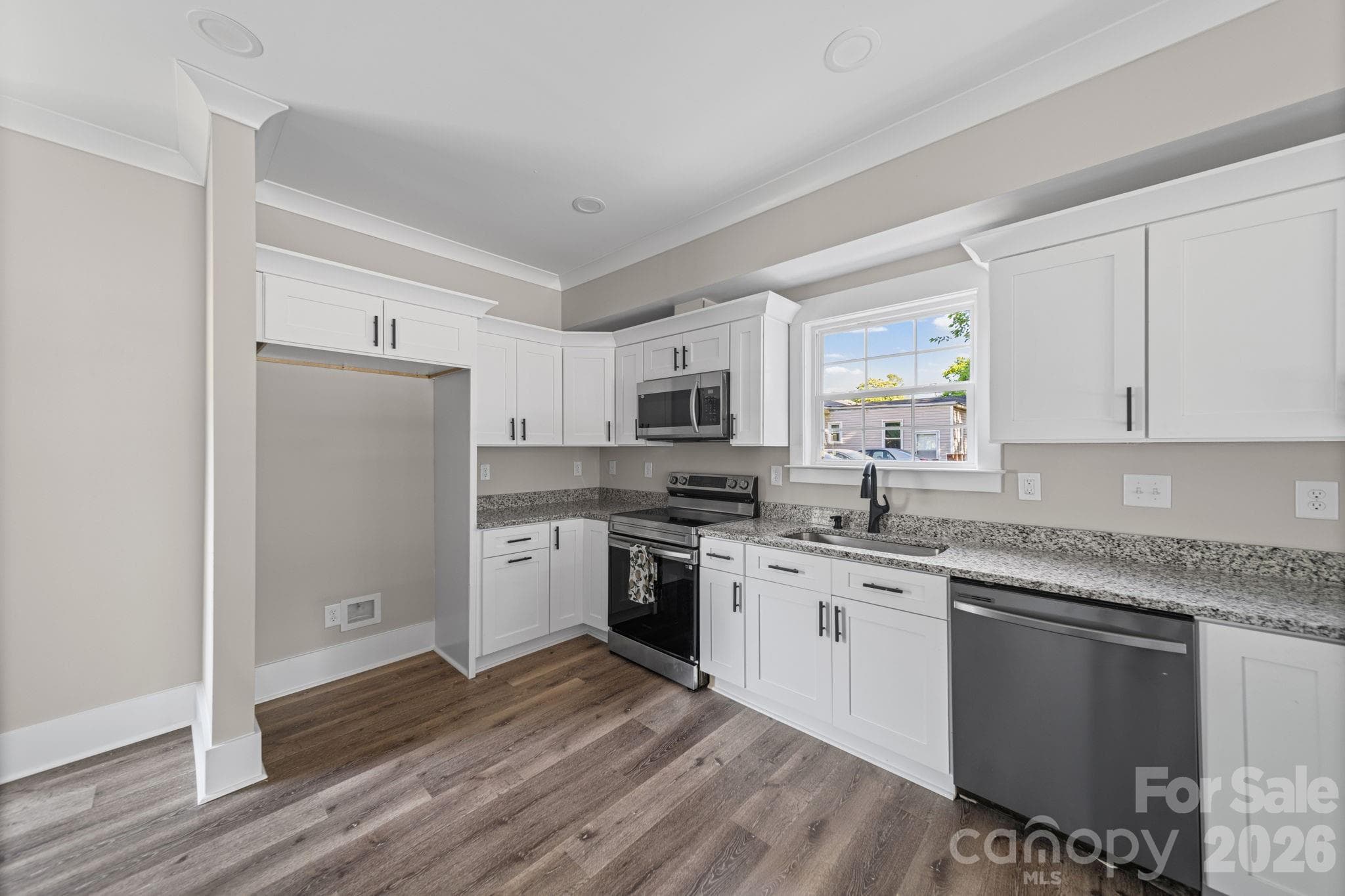 Single Family Residence at Charlotte, photo 10 of 35