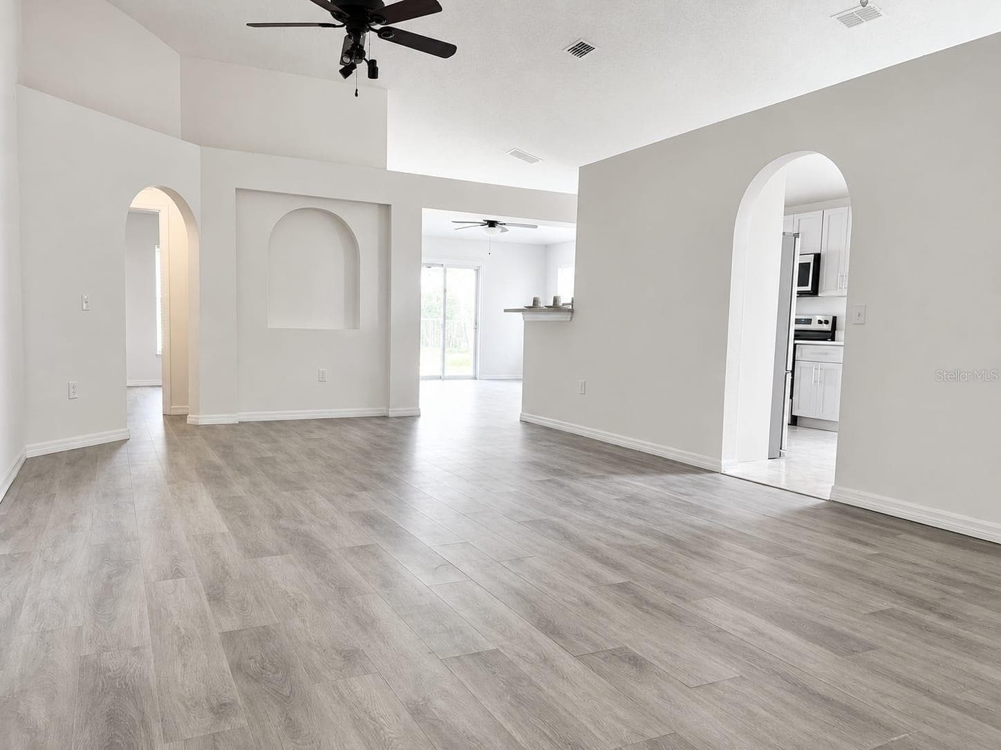 Single Family Residence at 210 FAIRFIELD DR, SANFORD, photo 2 of 13