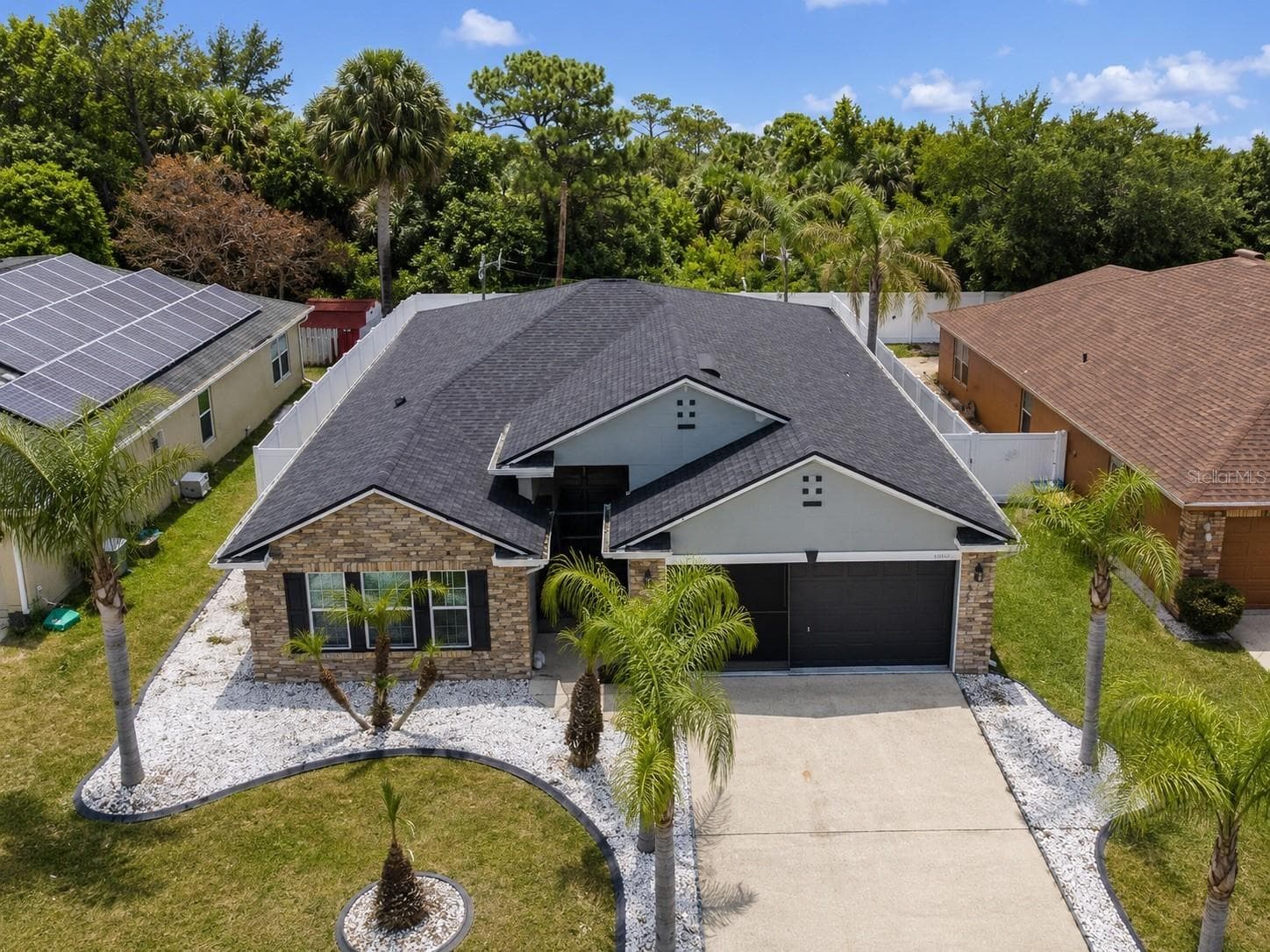 Single Family Residence at 2221 PARIA LN, KISSIMMEE, photo 2 of 33