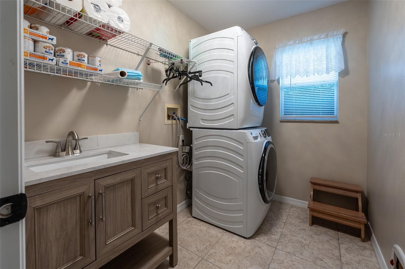 Laundry - 16023 SW 14TH AVENUE RD, OCALA