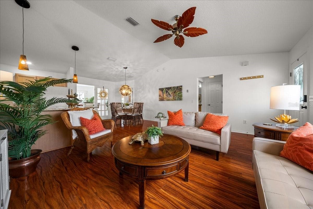 Living Room - VILLAGES OF SUMTER, THE VILLAGES