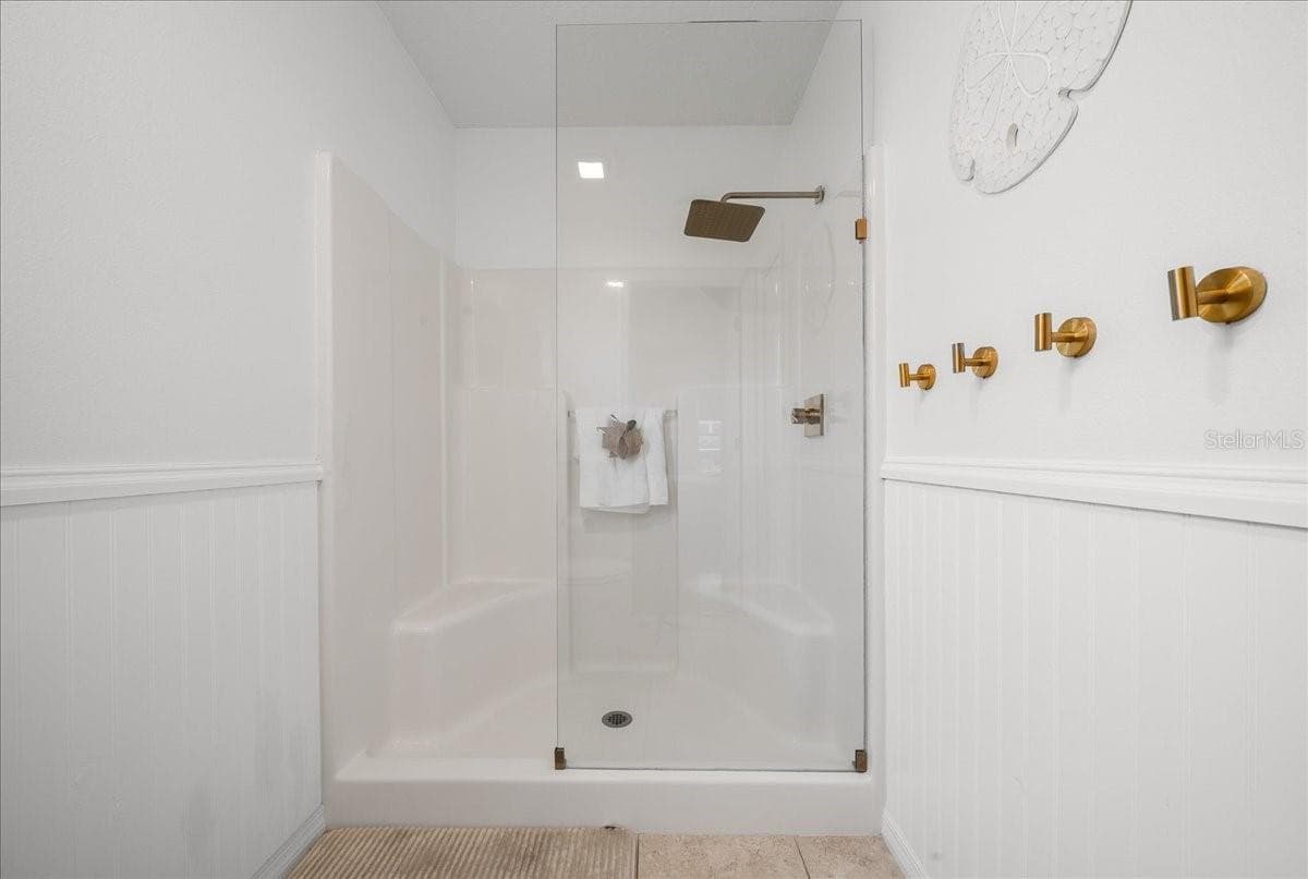 Primary Walk-in Shower - VILLAGES OF SUMTER, THE VILLAGES