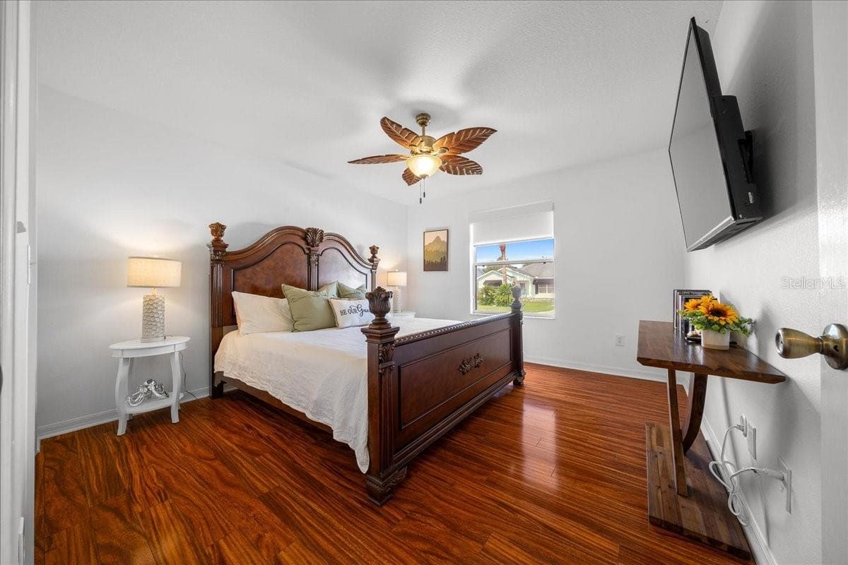 King Size Bed Fits Comfortably in Guest Bedroom - VILLAGES OF SUMTER, THE VILLAGES